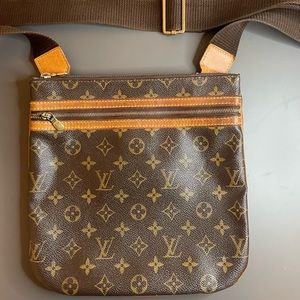 Louis Vuitton crossbody messenger bag